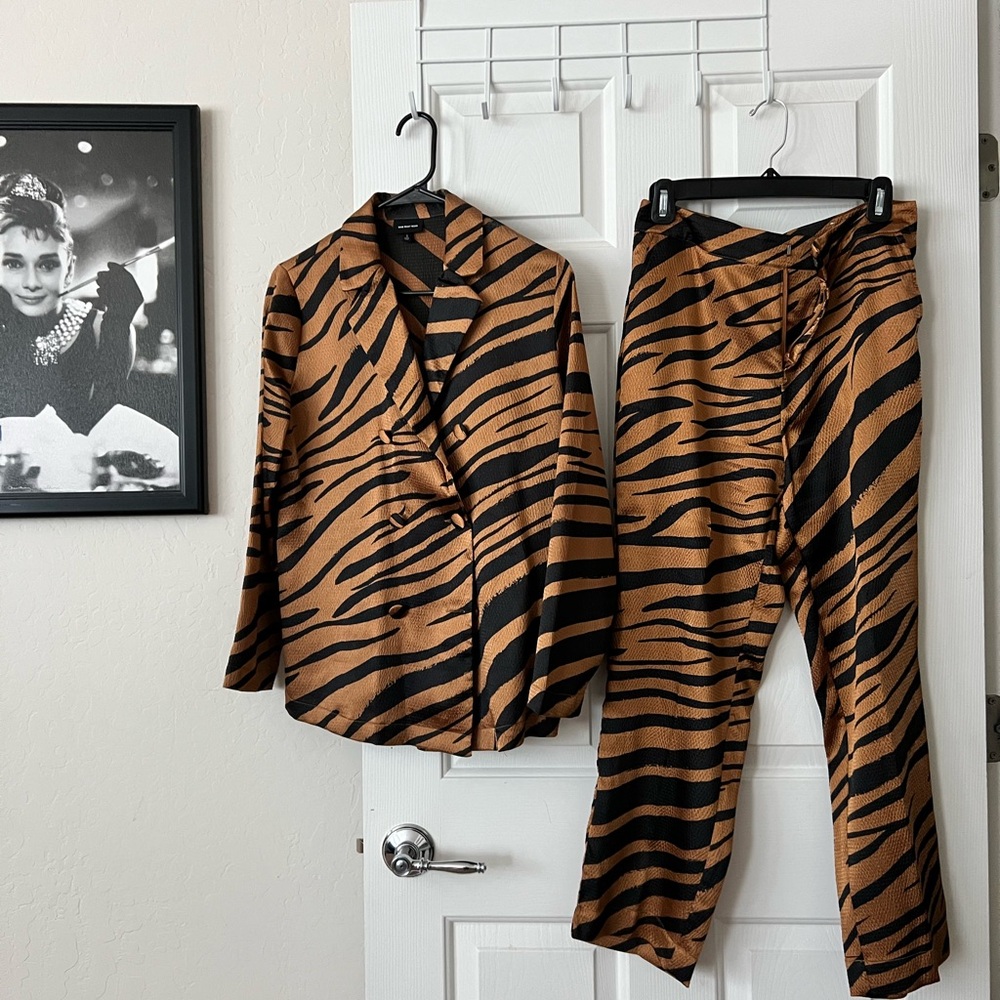 Who What Wear Orange and Black Pantsuit Bold Animal Print